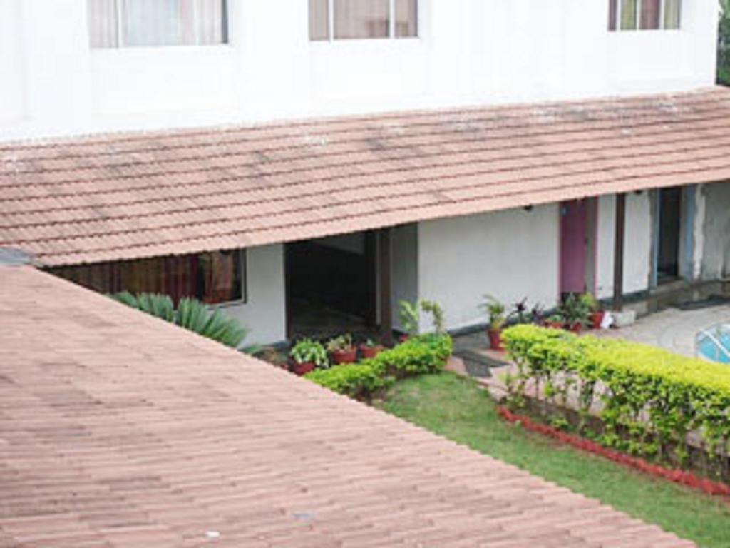 Dejavu Hotel Coimbatore Exterior photo