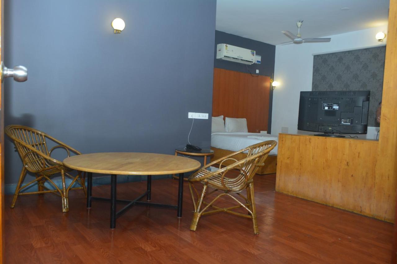 Dejavu Hotel Coimbatore Exterior photo