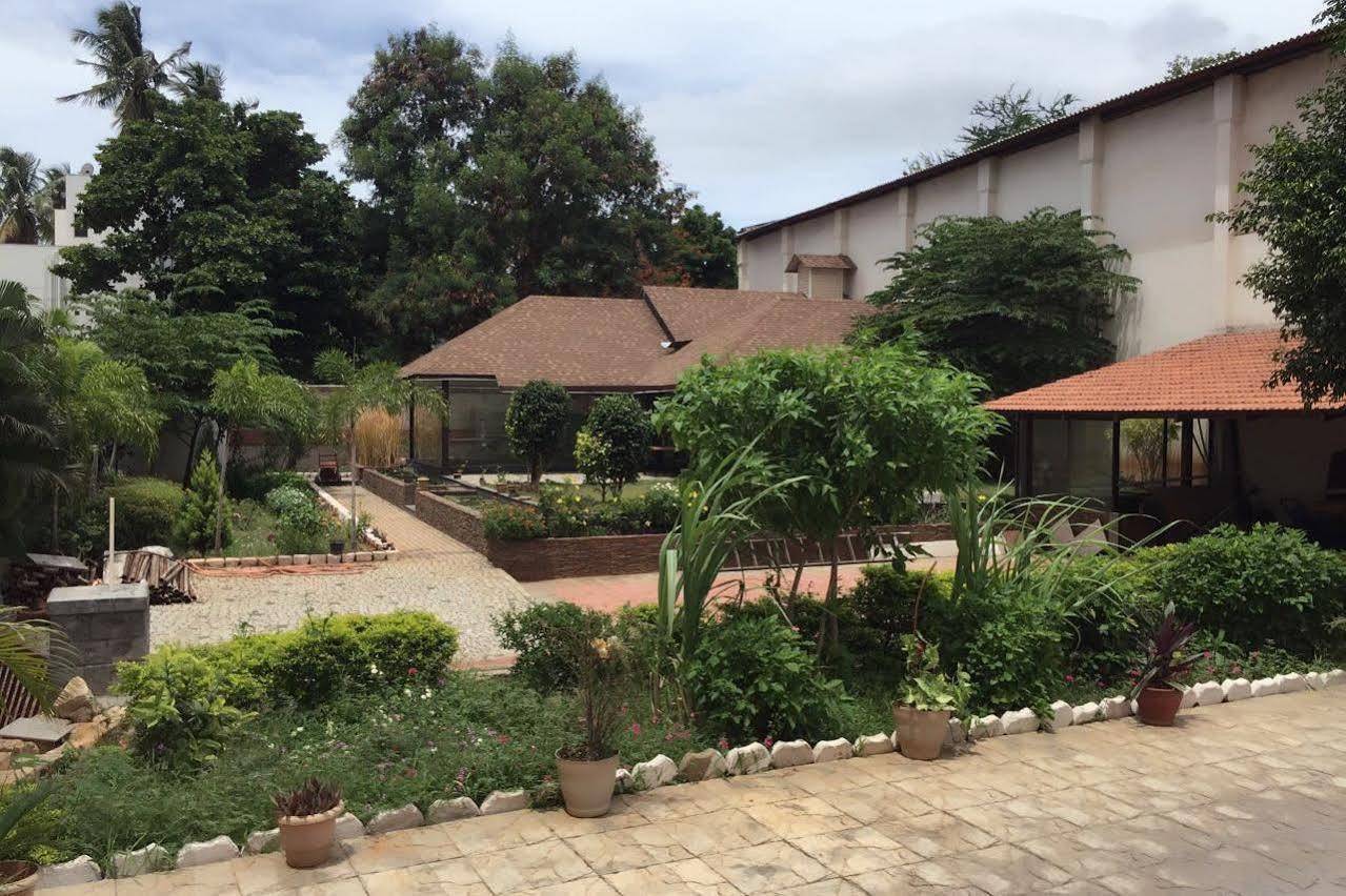 Dejavu Hotel Coimbatore Exterior photo